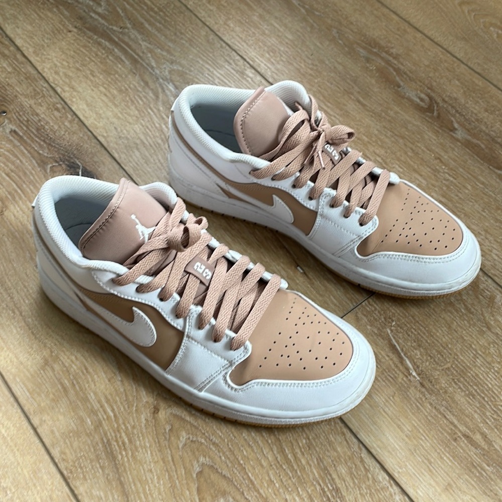 Jordan 1 low hemp white